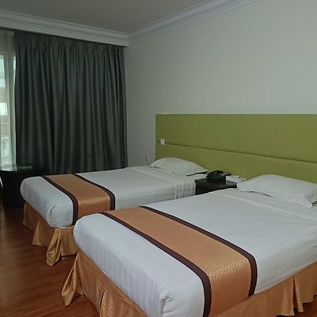 Td Plaza Hotel Kota Kinabalu Kültér fotó