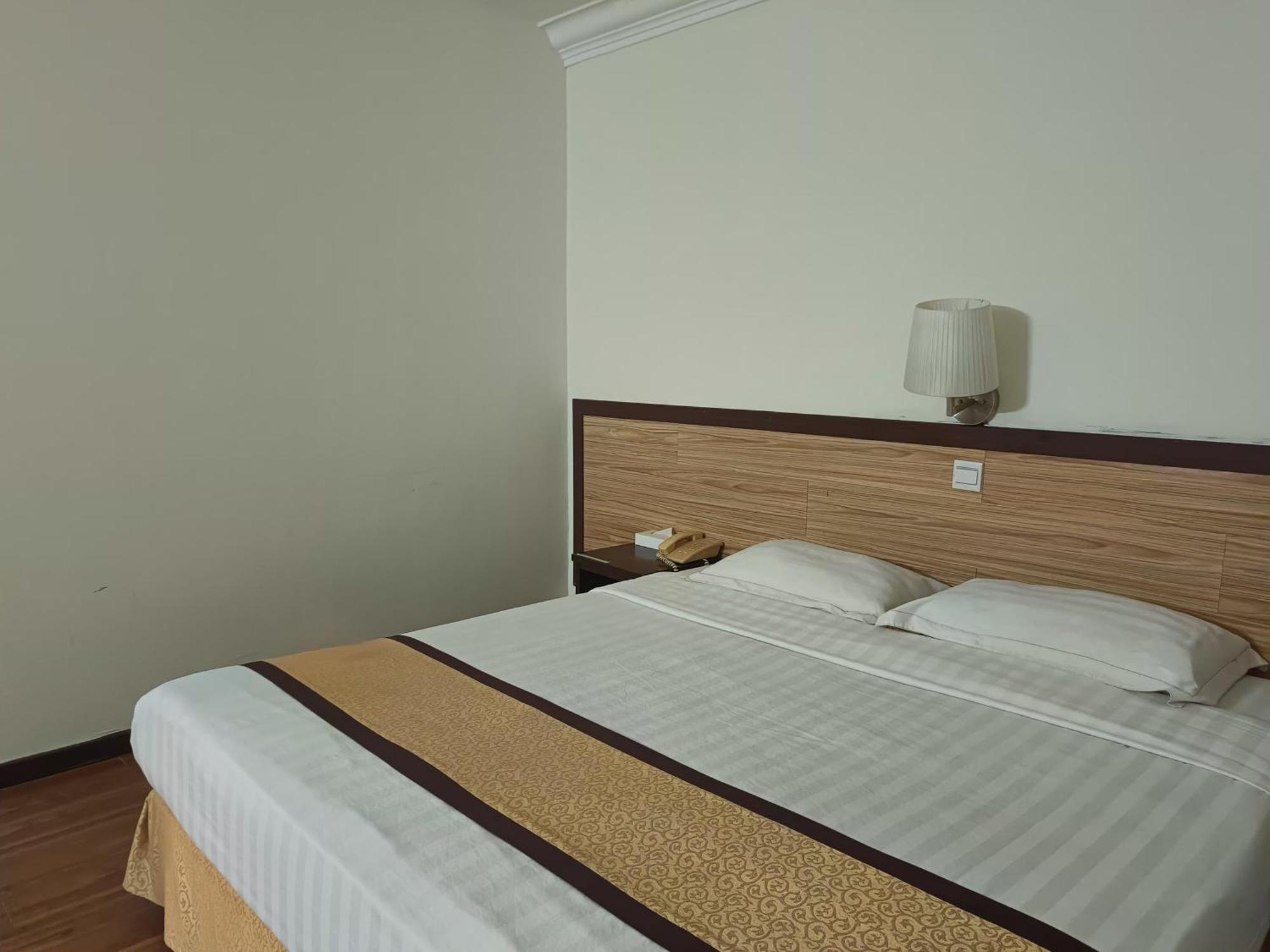 Td Plaza Hotel Kota Kinabalu Kültér fotó