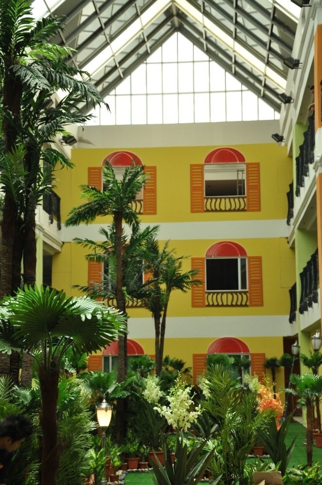 Td Plaza Hotel Kota Kinabalu Kültér fotó