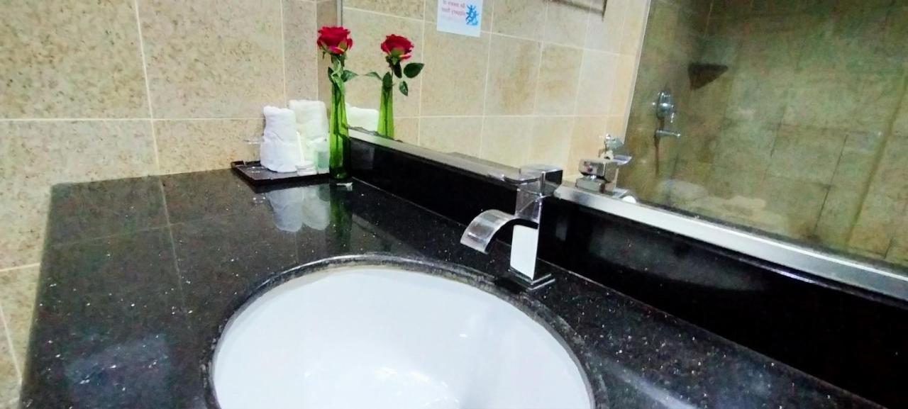 Td Plaza Hotel Kota Kinabalu Kültér fotó